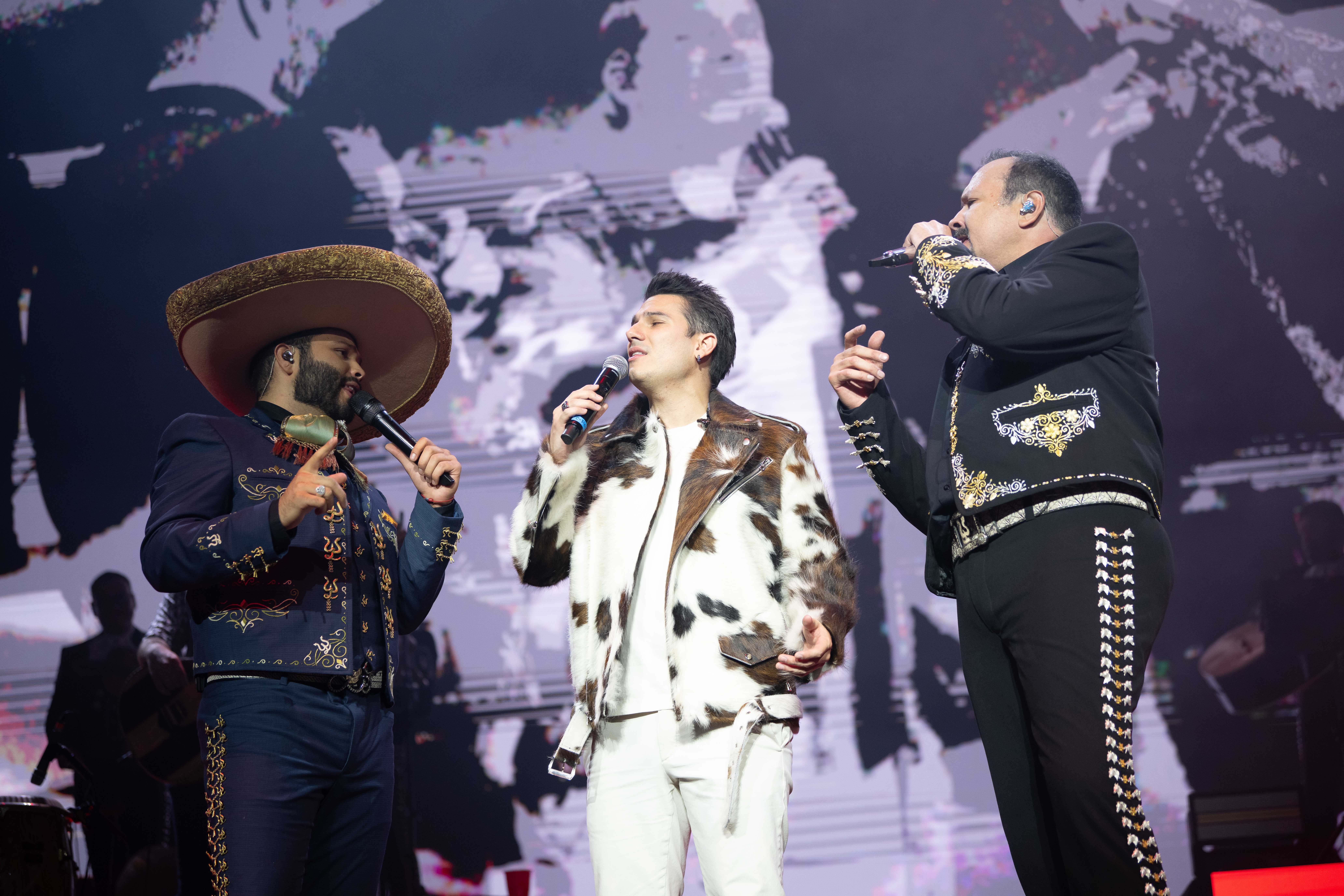 Homenaje de Pepe Aguilar en el Movistar Arena a su padre, Antonio Aguilar, leyenda de la música y el cine mexicano.