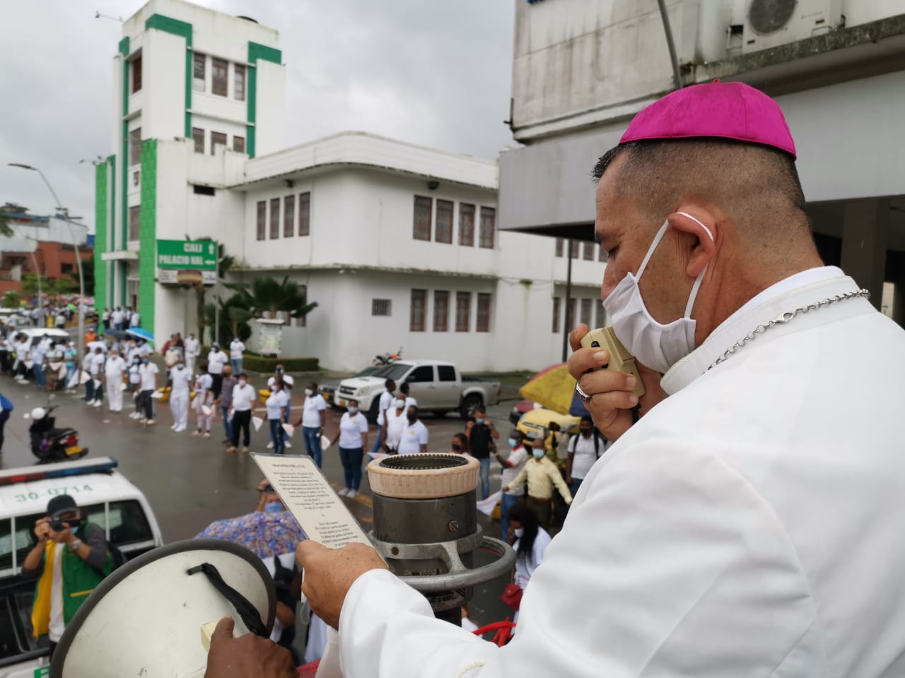 Seguridad del obispo de Buenaventura fue fortalecida tras amenazas de muerte