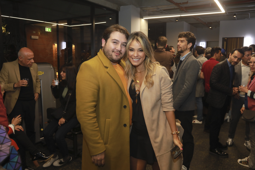 Fiesta de apertura de Brigada un GYM en la zona t de bogotá