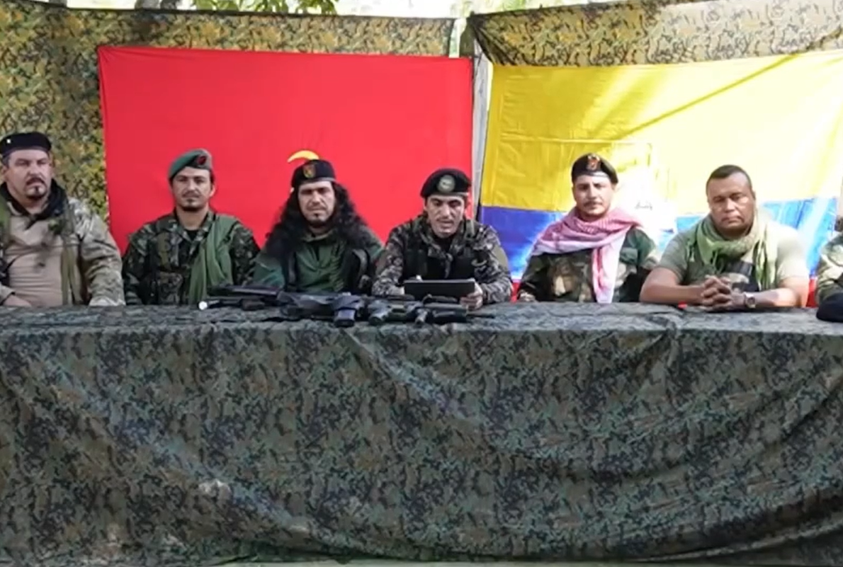 El pronunciamiento de los bloques Magdalena Medio, Gentil Duarte y Jorge Briceño, y del Comando Conjunto del Sur Comandante Raúl Reyes, también se hizo en video.