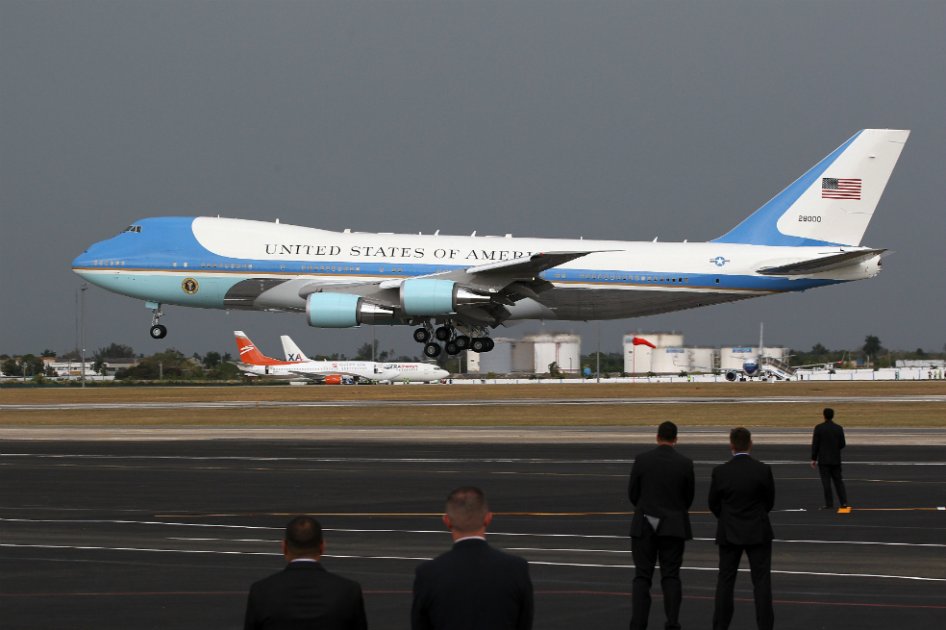 Obama llega a La Habana para iniciar un viaje histórico