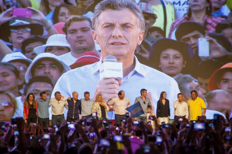Argentina restituye un mercado único de cambios