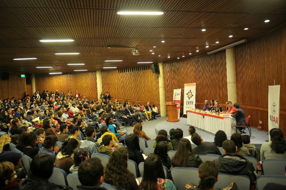 Un homenaje a las víctimas LGBT del conflicto armado