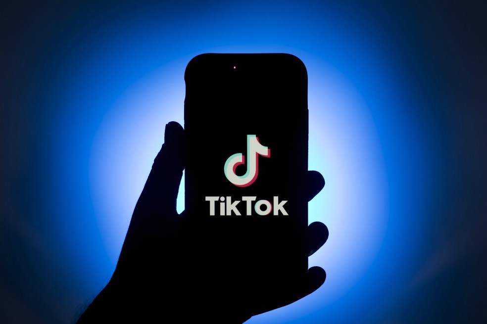 Trump da su “bendición” a acuerdo preliminar sobre TikTok