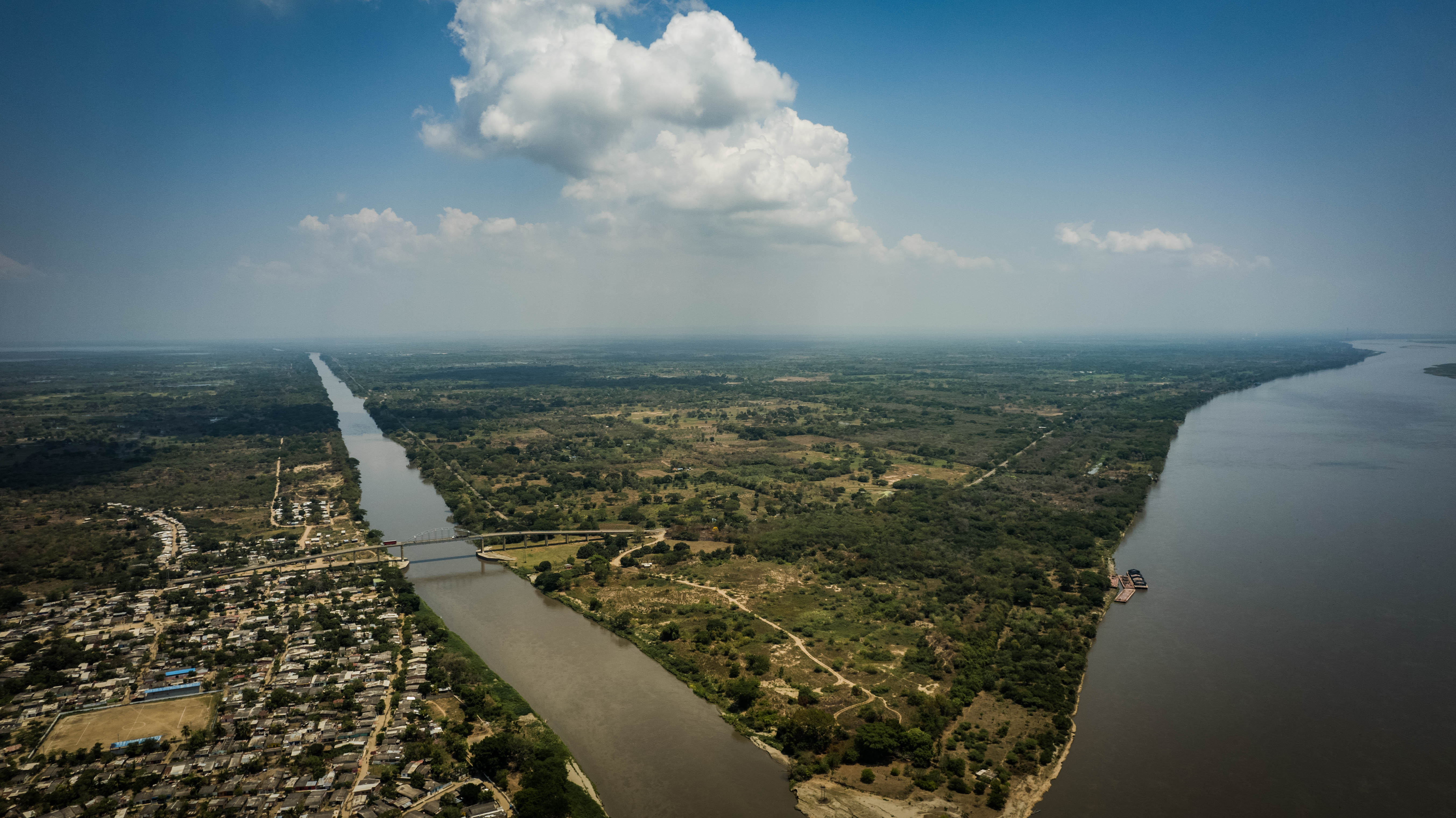 Canal del Dique- Ecosistemas del Dique Foto aérea
