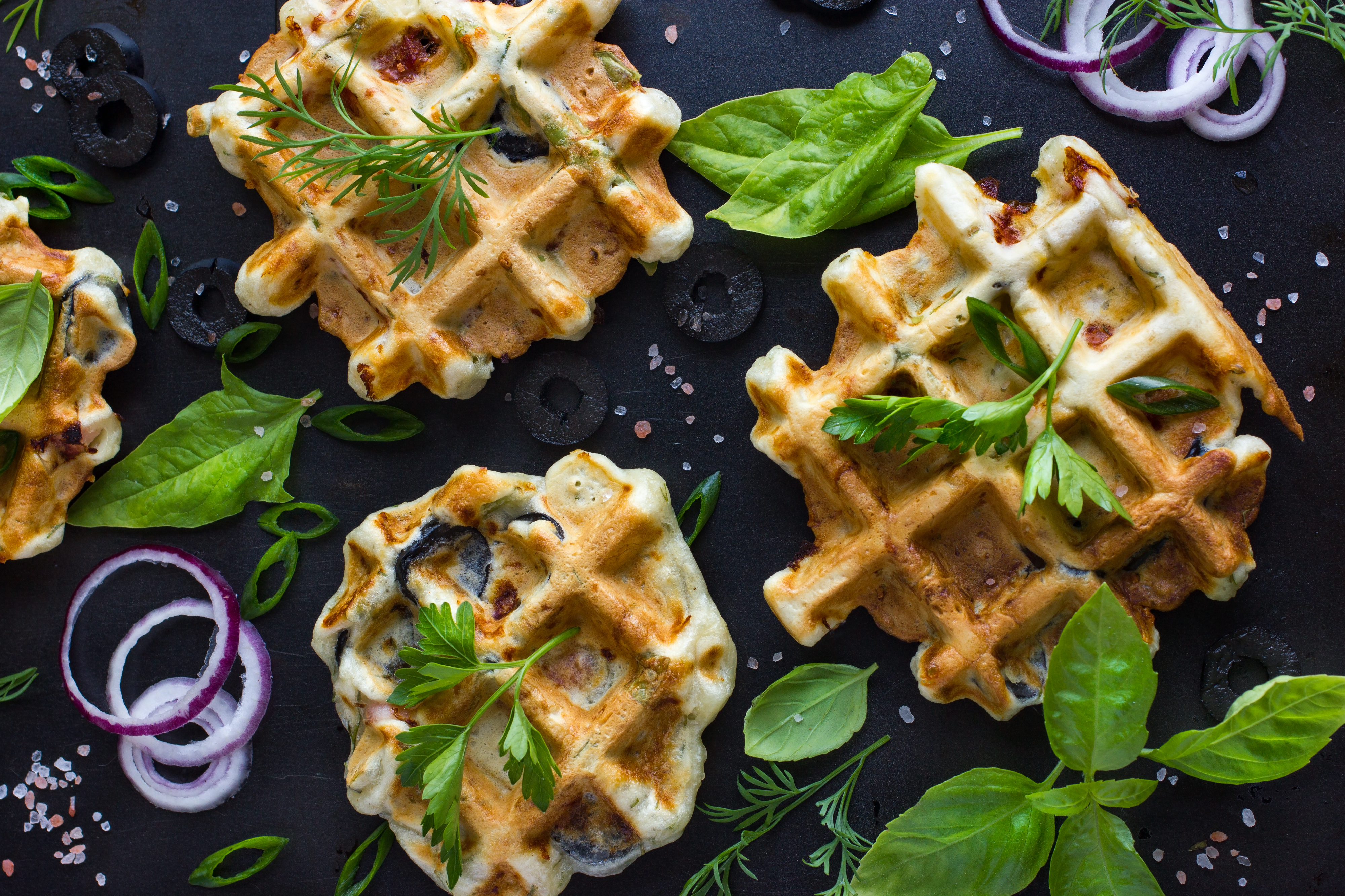 Waffles de huevo con espinaca