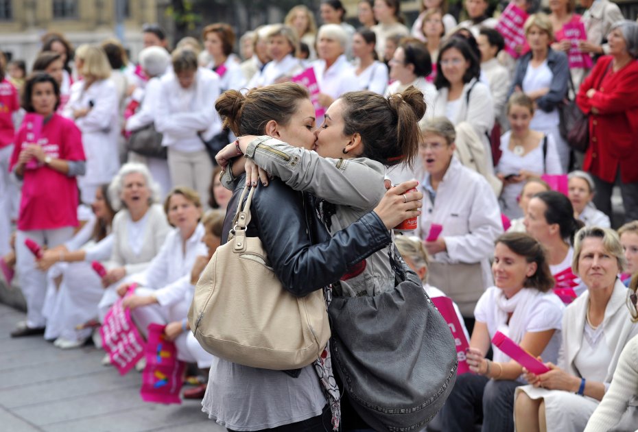 Francia adopta ley sobre matrimonio homosexual