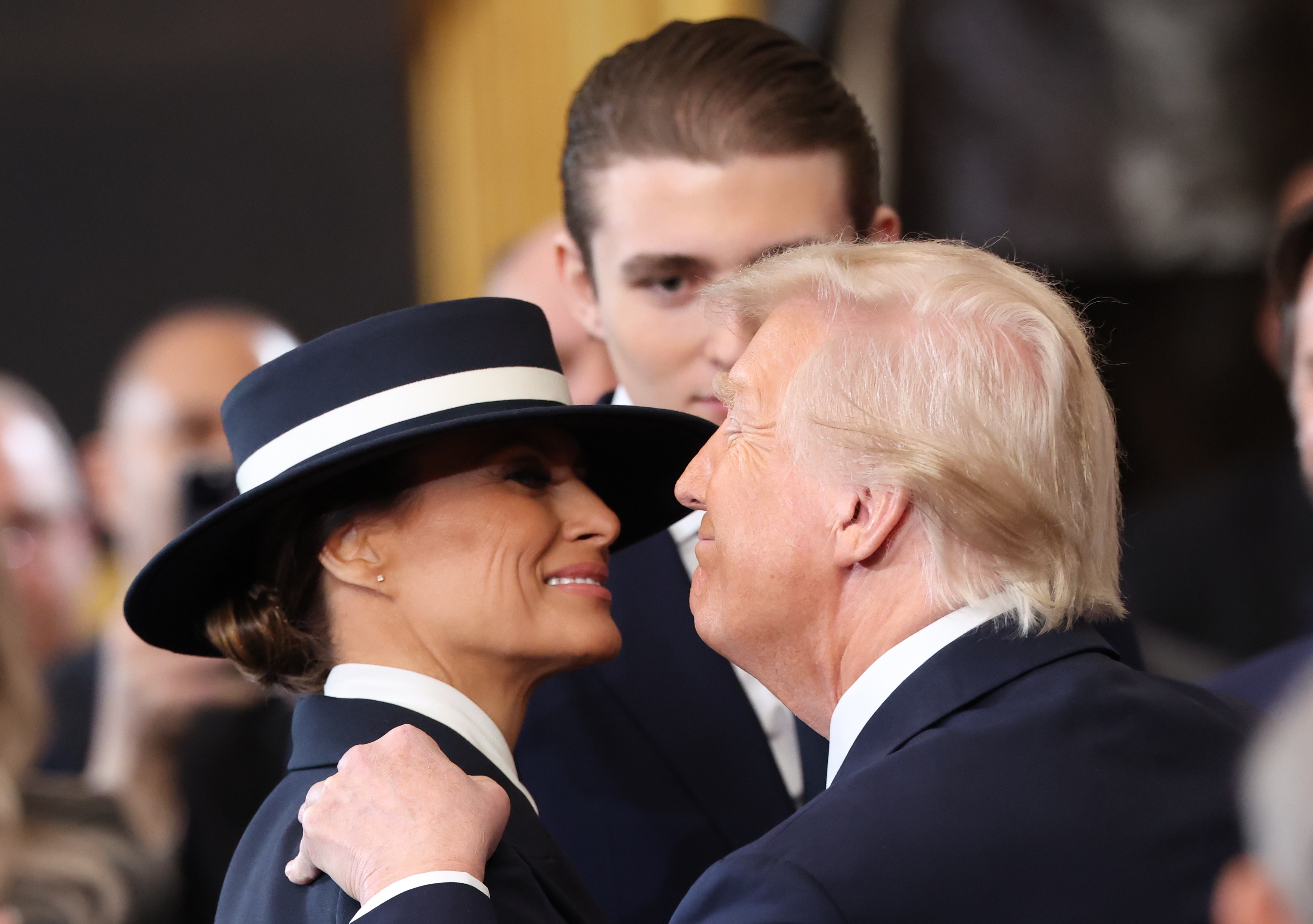 Las imágenes más relevantes de la posesión de Donald Trump