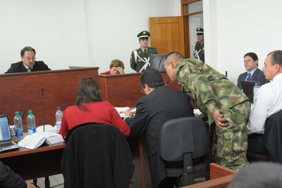 Abogada de falsos positivos que se quedó sin licencia
