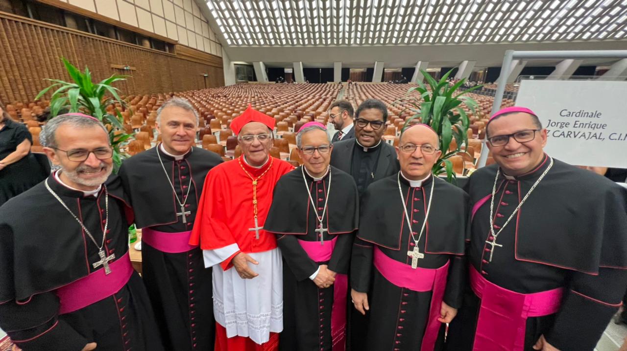 El cardenal colombiano Jorge Jiménez, esta tarde en el Vaticano.