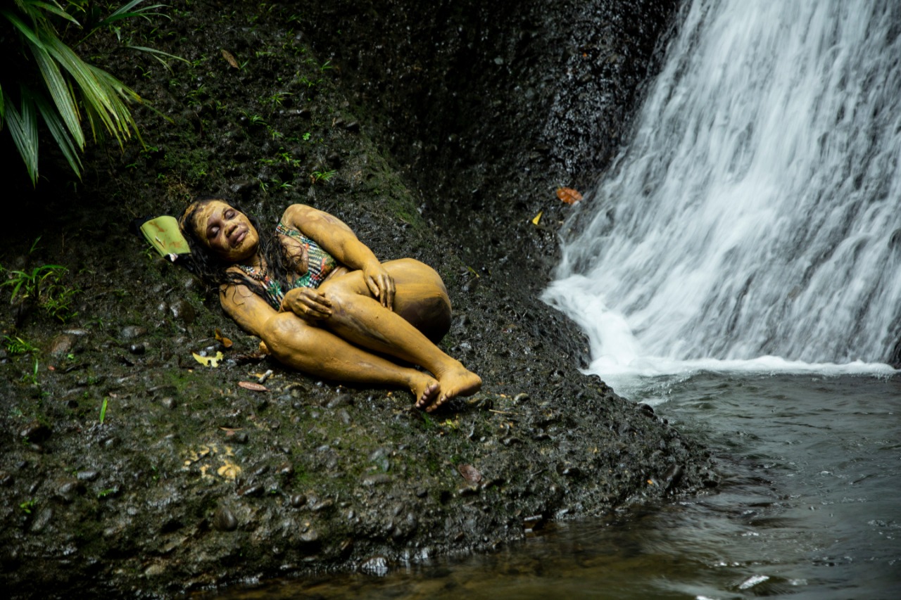 La verdad que aflora en el vientre de la naturaleza