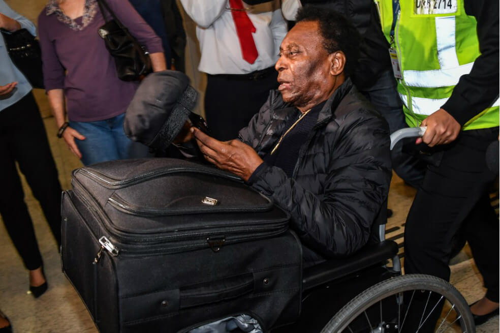 Pelé sufre depresión y no quiere salir de su casa