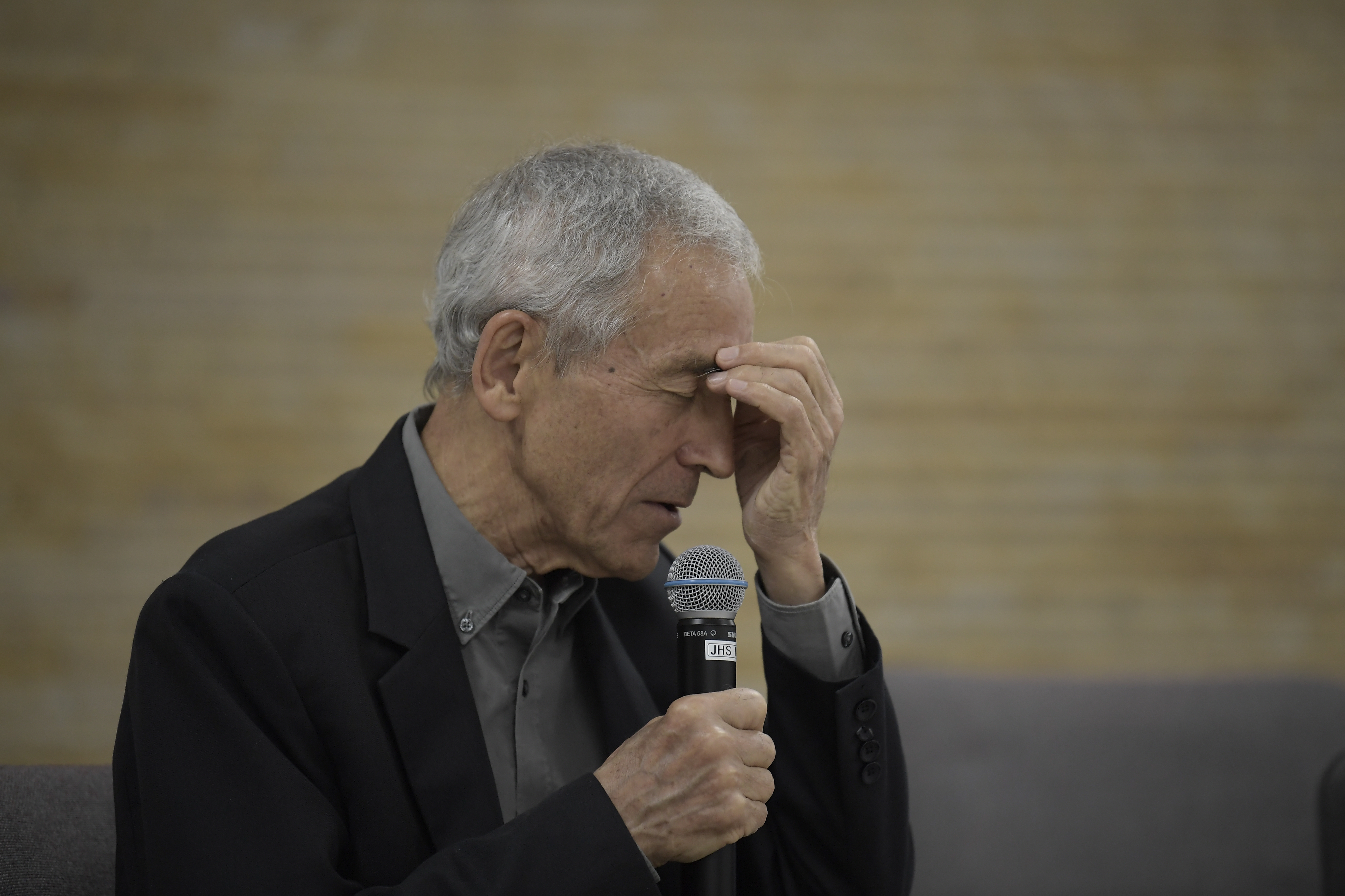 Padre jesuita, presidente de la Comisión de la Verdad, habla sobre las denuncias en su contra por supuestamente encubrir a un sacerdote que confesó haber violado a siete niños en los años 70.