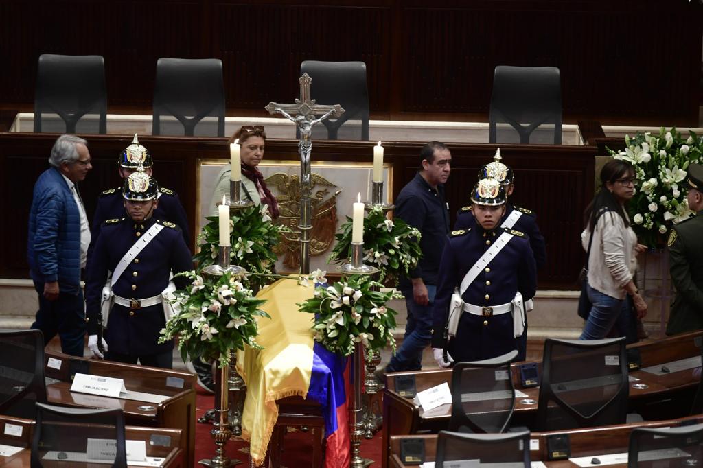 El cuerpo del pintor y escultor Fernando Botero está desde este viernes 22 de septiembre en el Capitolio Nacional, donde los ciudadanos le podrá dar el último adiós.