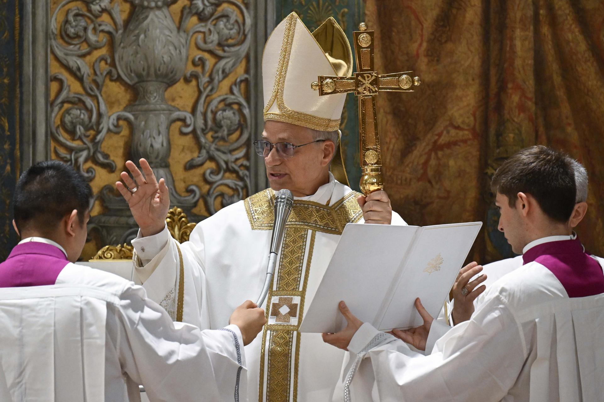 León XIV, en su primera misa como papa, criticó privilegiar el poder y no la fe