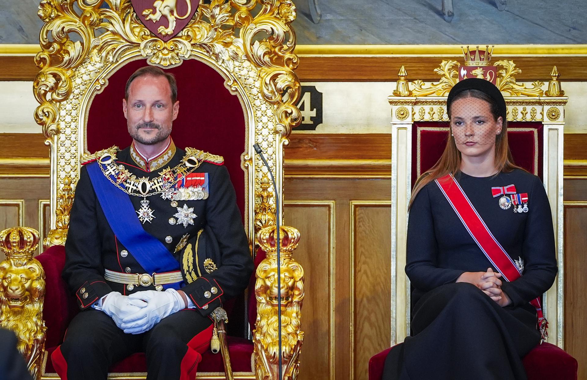 Haakon VIII asume como rey de Noruega: una corona popular pero golpeada por los escándalos