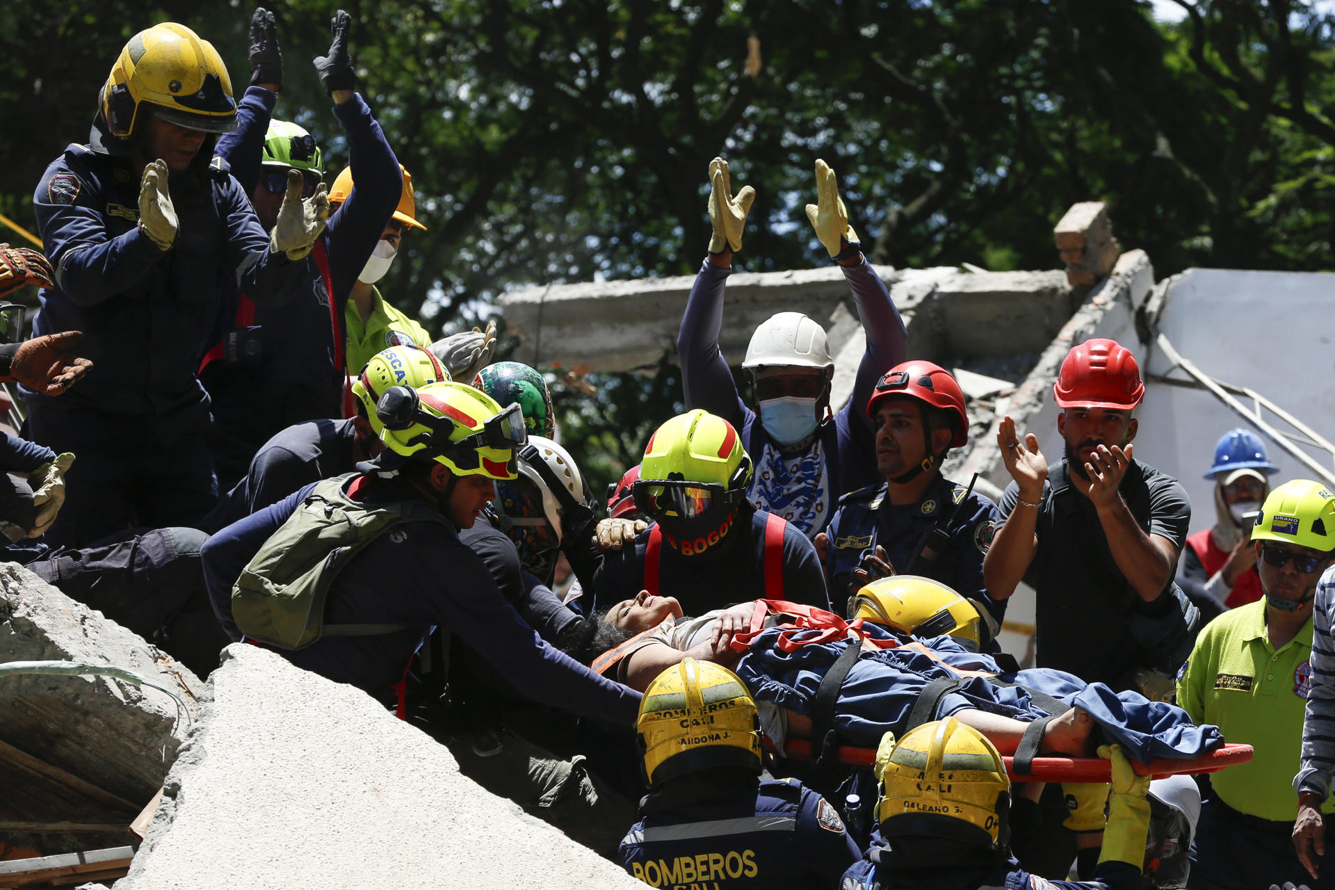 El grupo USAR de Bomberos de Bogotá que busca vidas tras el sismo
