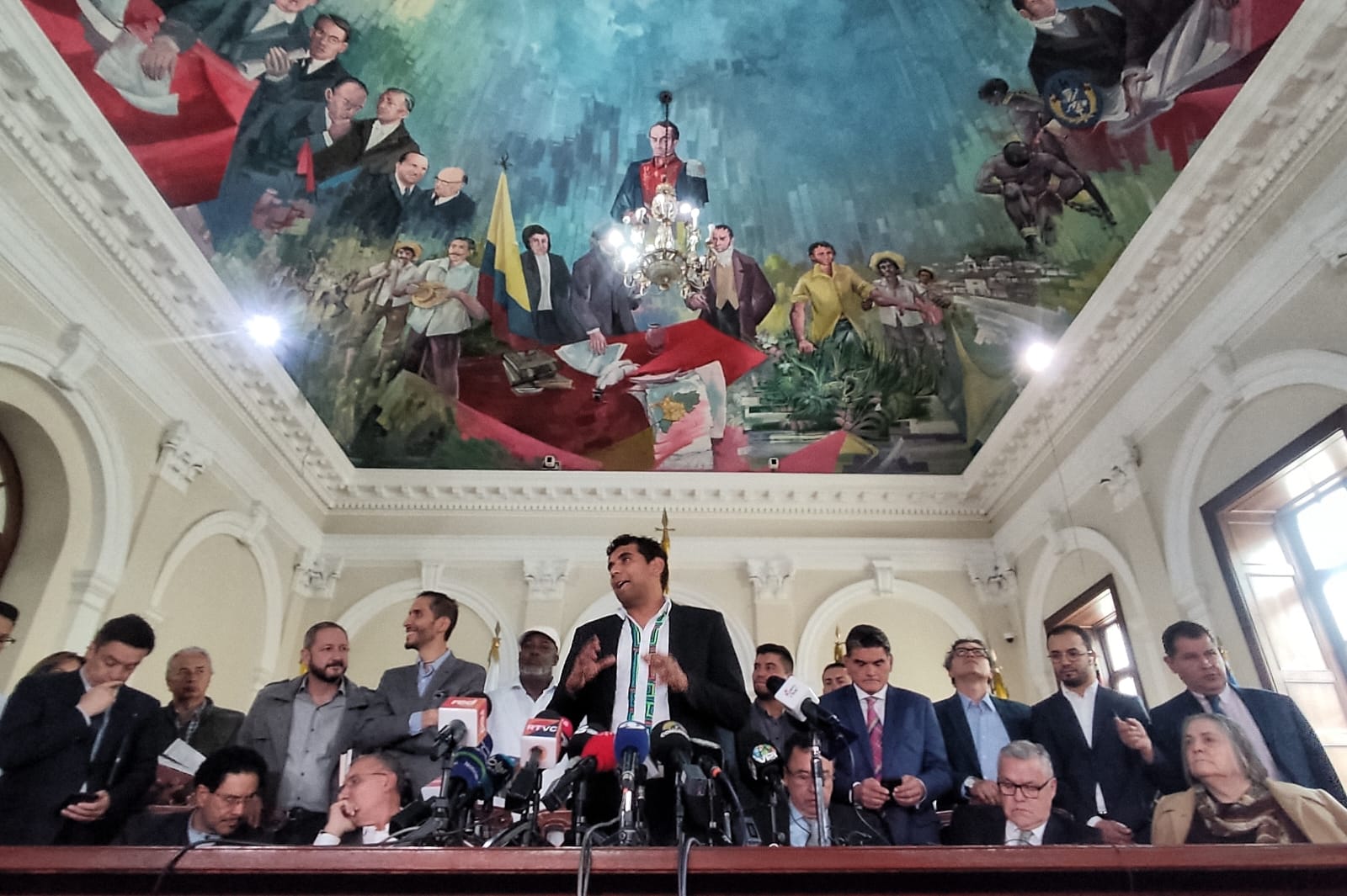 Cárcel, bienes y reparación: las condiciones de sometimiento de grupos criminales