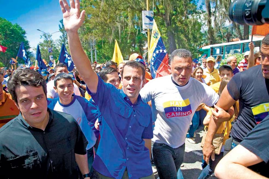 Capriles dice al cumplirse un mes de los comicios, su lucha «sigue intacta»
