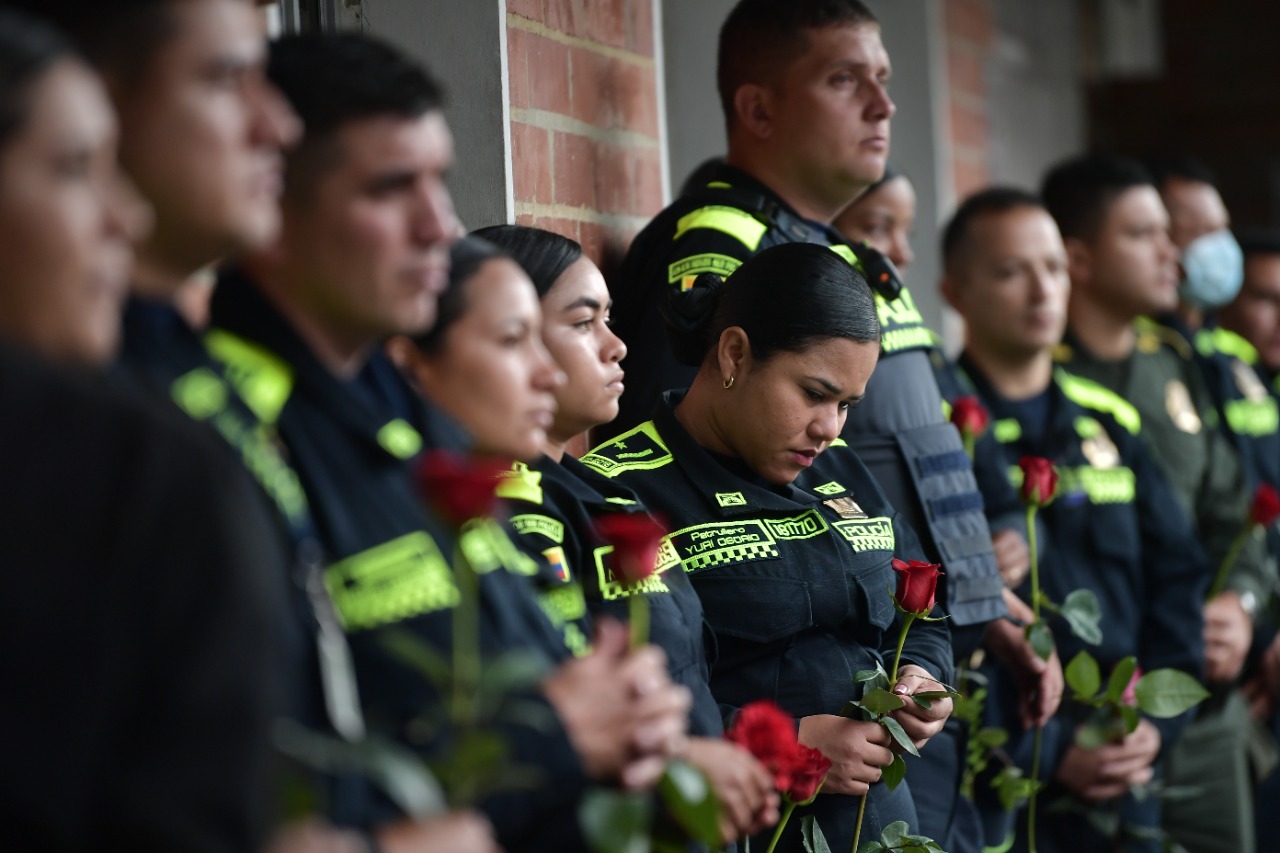 Este 7 de octubre la Policía Metropolitana de Bogotá realizó un homenaje al patrullero Einer Beltran, quien trabajaba en la estación de Policía de Suba, lugar en el que se realizó la ceremonia.