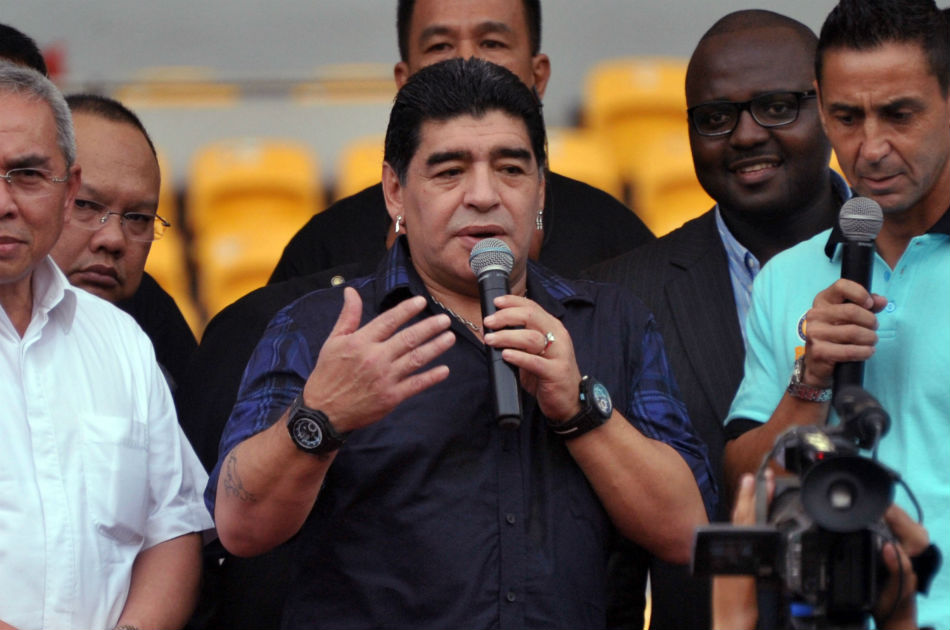 Maradona prolonga contrato como embajador deportivo de Dubái