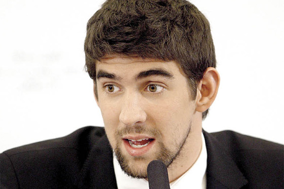 Michael Phelps va por la medalla del perdón