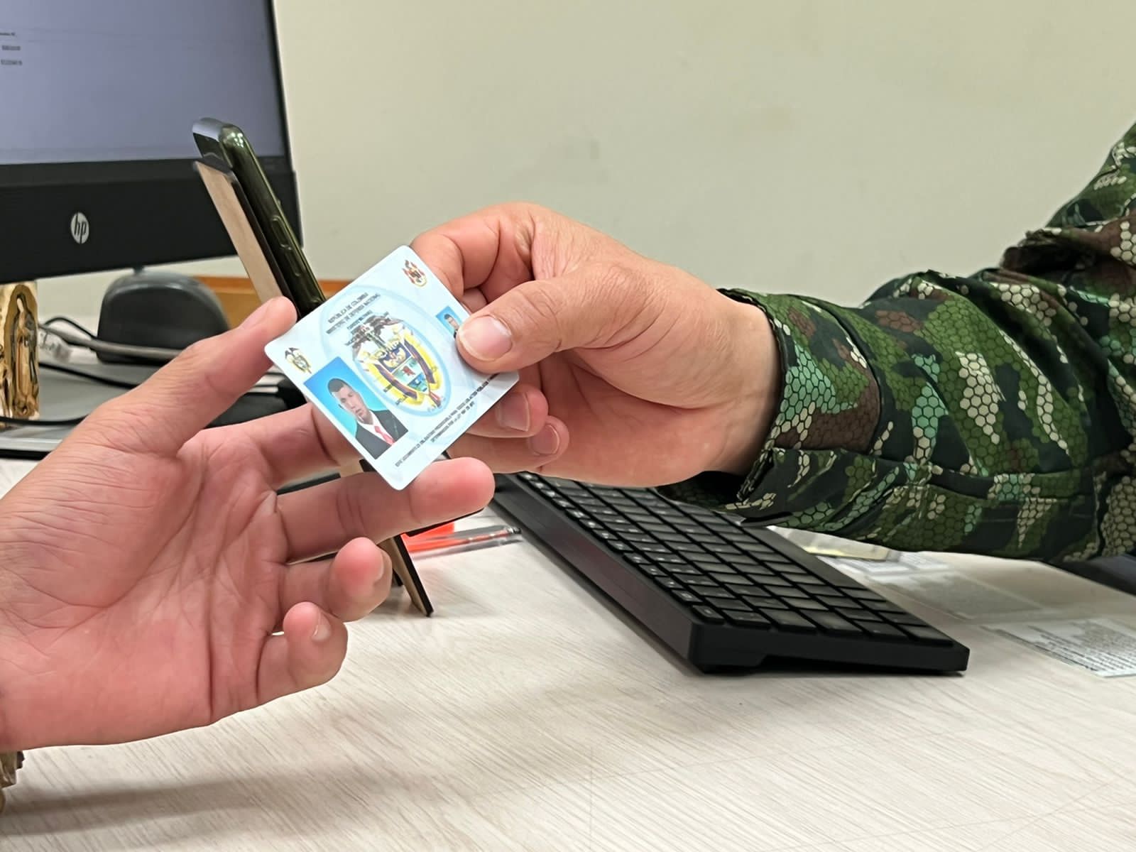 ¿De cuánto es la multa por no tener libreta militar en Colombia?