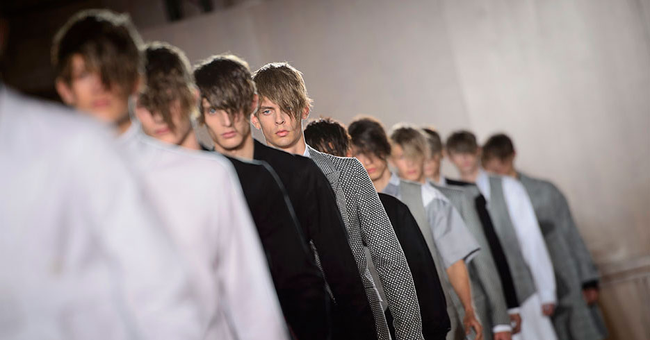 Elegancia y color en la semana de la moda masculina de Londres