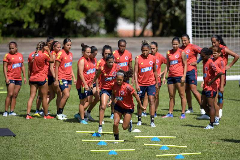 Fútbol femenino: una lección de orgullo y dignidad