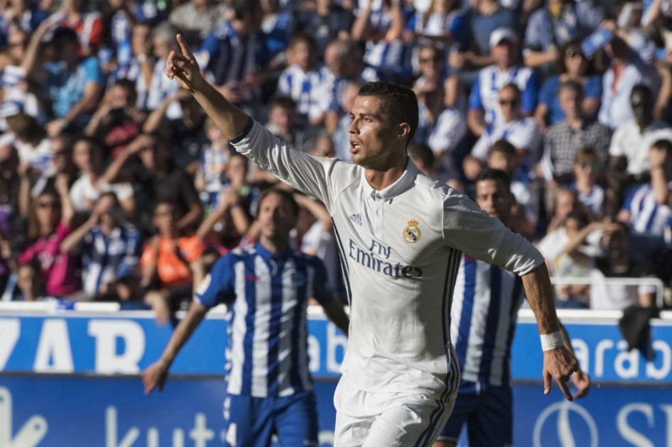 Cristiano acabó con la sequía: marcó triplete en la victoria del Madrid ante el Alavés