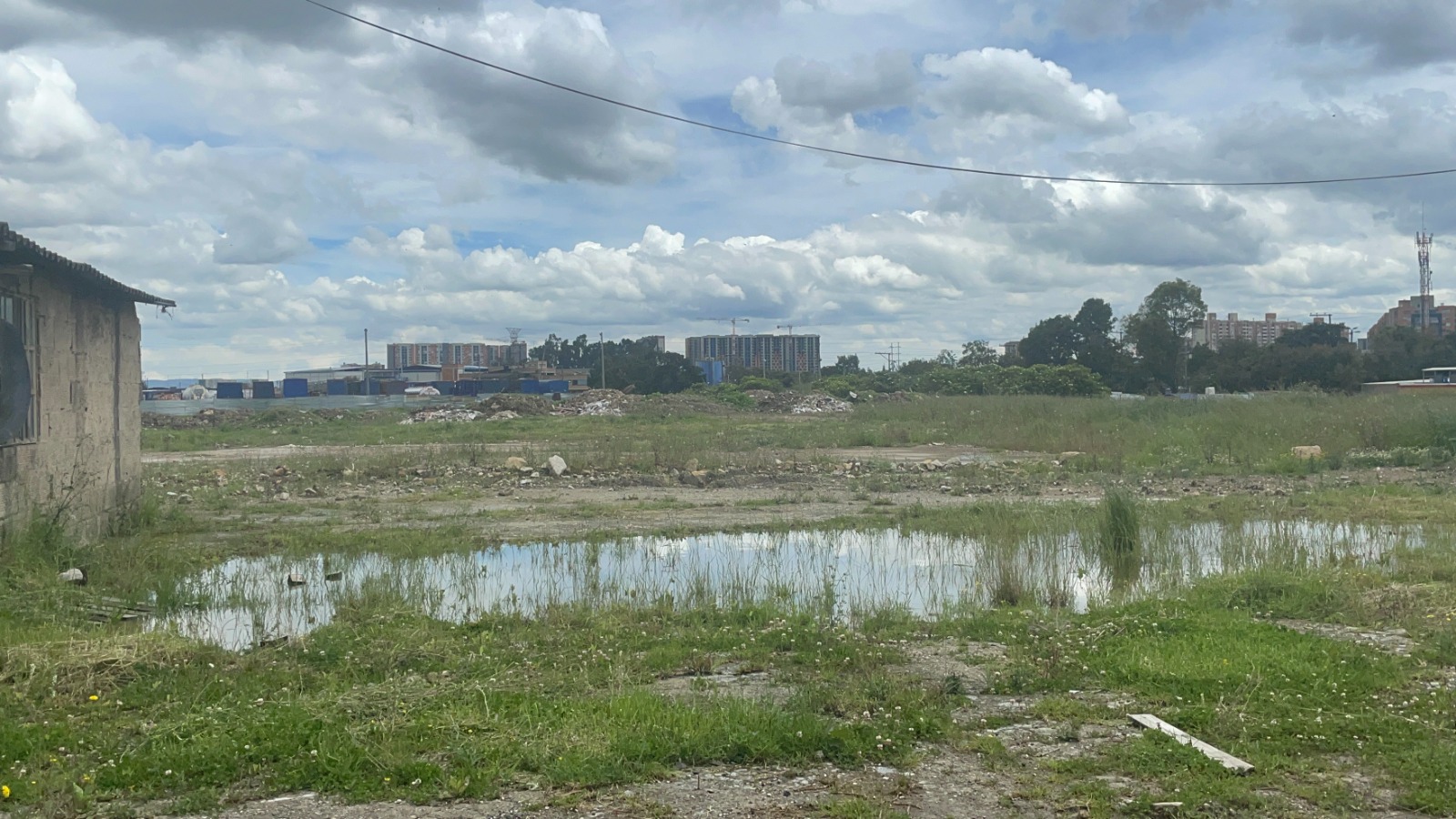 Por contaminación, sancionan predio que era usado como escombrera en Bogotá