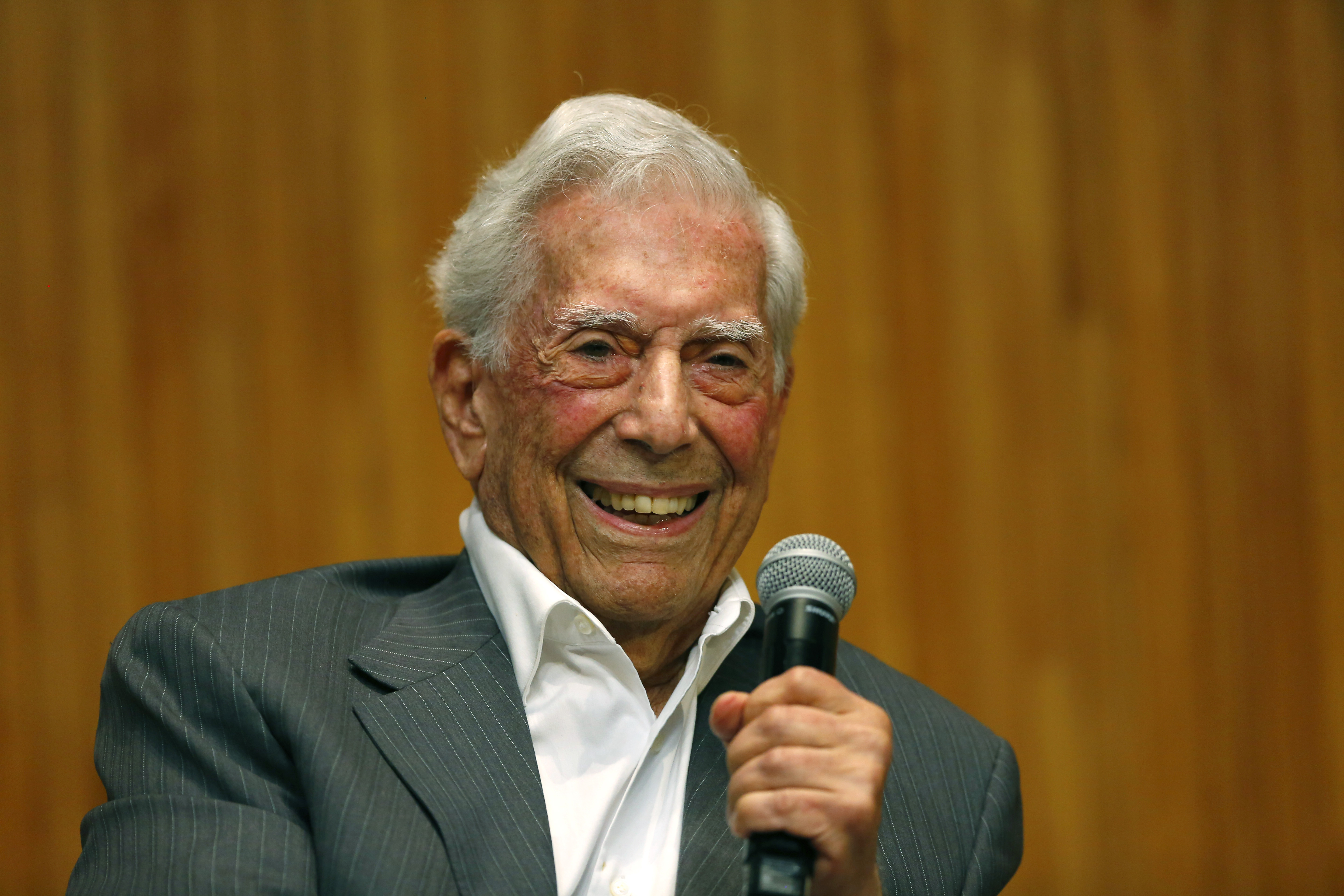 Vargas Llosa: “Seguiré escribiendo hasta el último día de mi vida”
