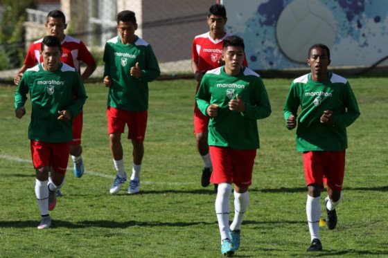 Gobierno de Bolivia modificará horario laboral por partido contra Uruguay