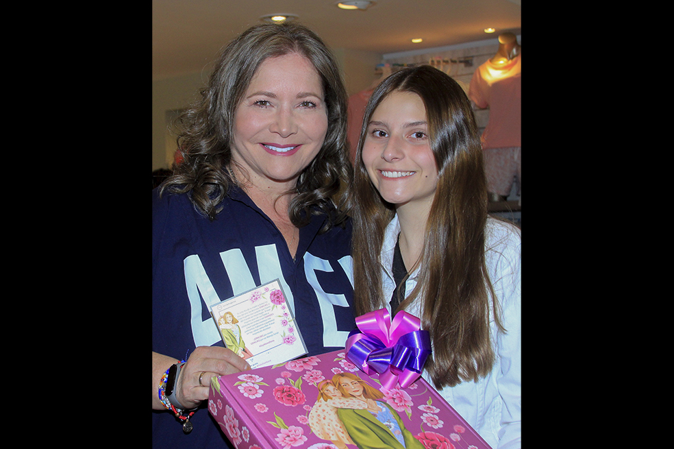 MARTHA LILIANA RUIZ Y MAGGIE Lanzamiento Tania