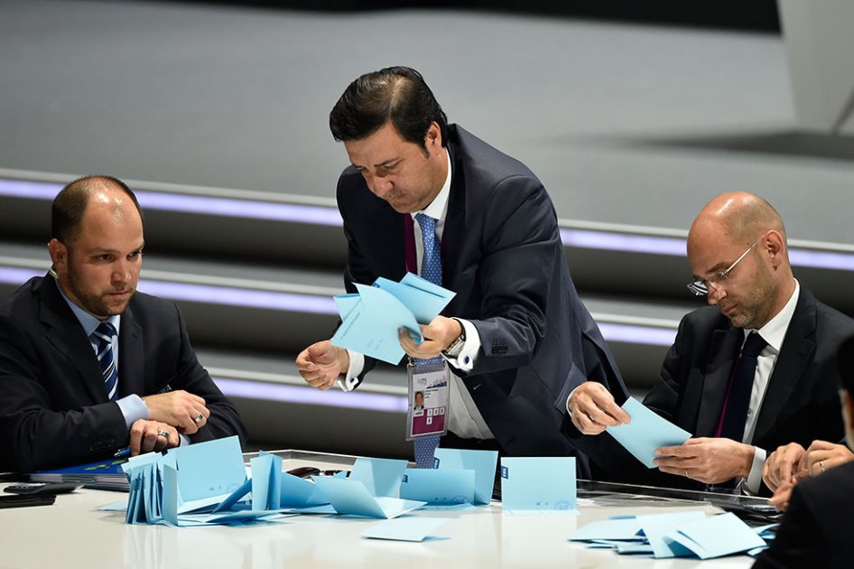 Duelo Blatter-Ali por presidencia de la FIFA va a una segunda vuelta