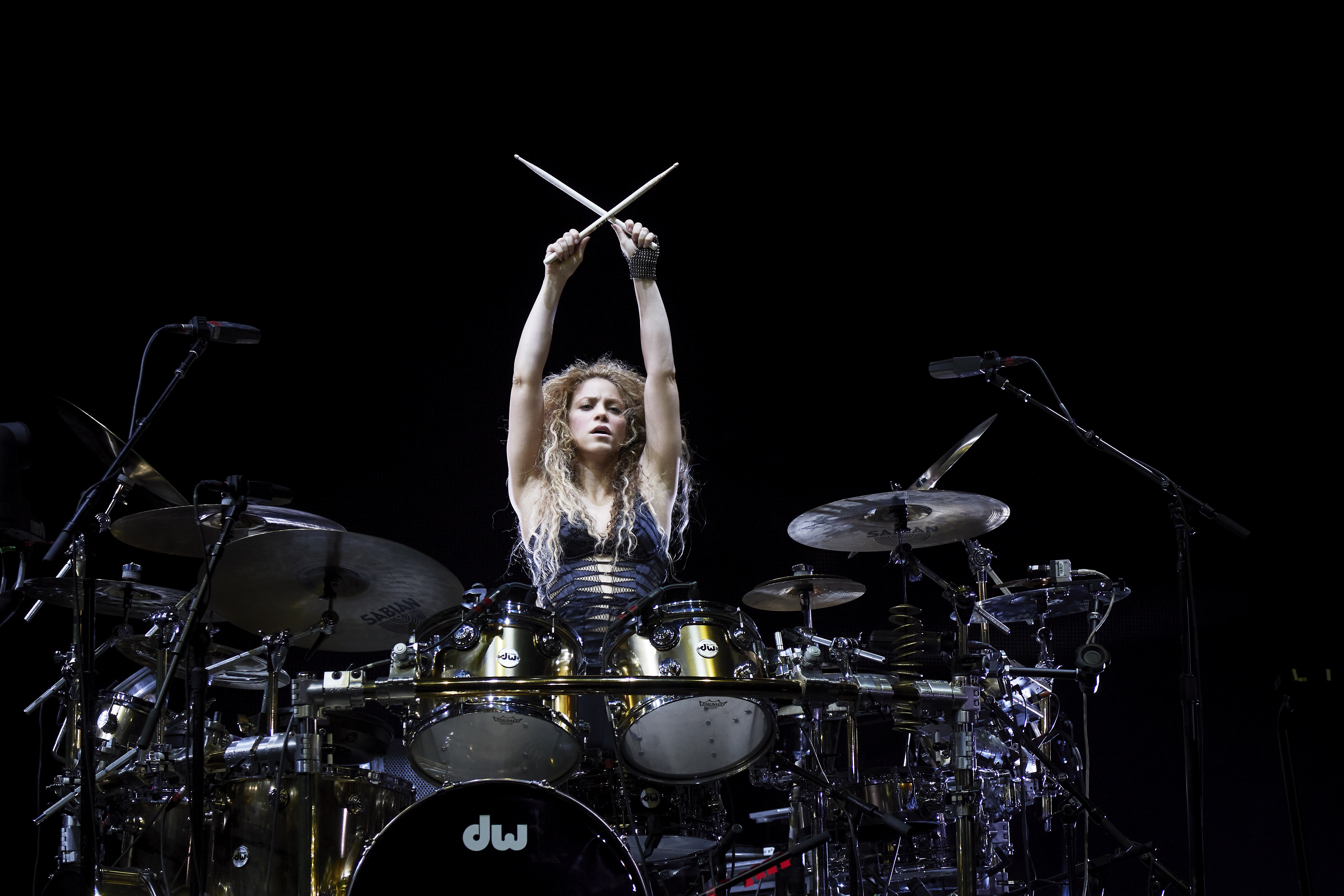 USA3993. MIAMI (FL, EEUU), 16/04/2024.- Fotografía sin fecha específica de toma, cedida por Live Nation donde aparece la cantante colombiana Shakira, quien anunció este martes las fechas del primer trecho de su gira, 'Las mujeres ya no lloran world tour', la cual empezará el próximo 2 de noviembre en Palm Desert, en California (EE.UU.). La intérprete dio a conocer una primera tanda de 14 fechas de su esperada gira, la cual se desarrollará en Norteamérica y abarcará ciudades como Los Ángeles, Miami, Nueva York, Toronto y Chicago, según un comunicado de la productora de la gira. EFE/Xavi Menos/Live Nation /SOLO USO EDITORIAL /NO VENTAS /SOLO DISPONIBLE PARA ILUSTRAR LA NOTICIA QUE ACOMPAÑA /CRÉDITO OBLIGATORIO