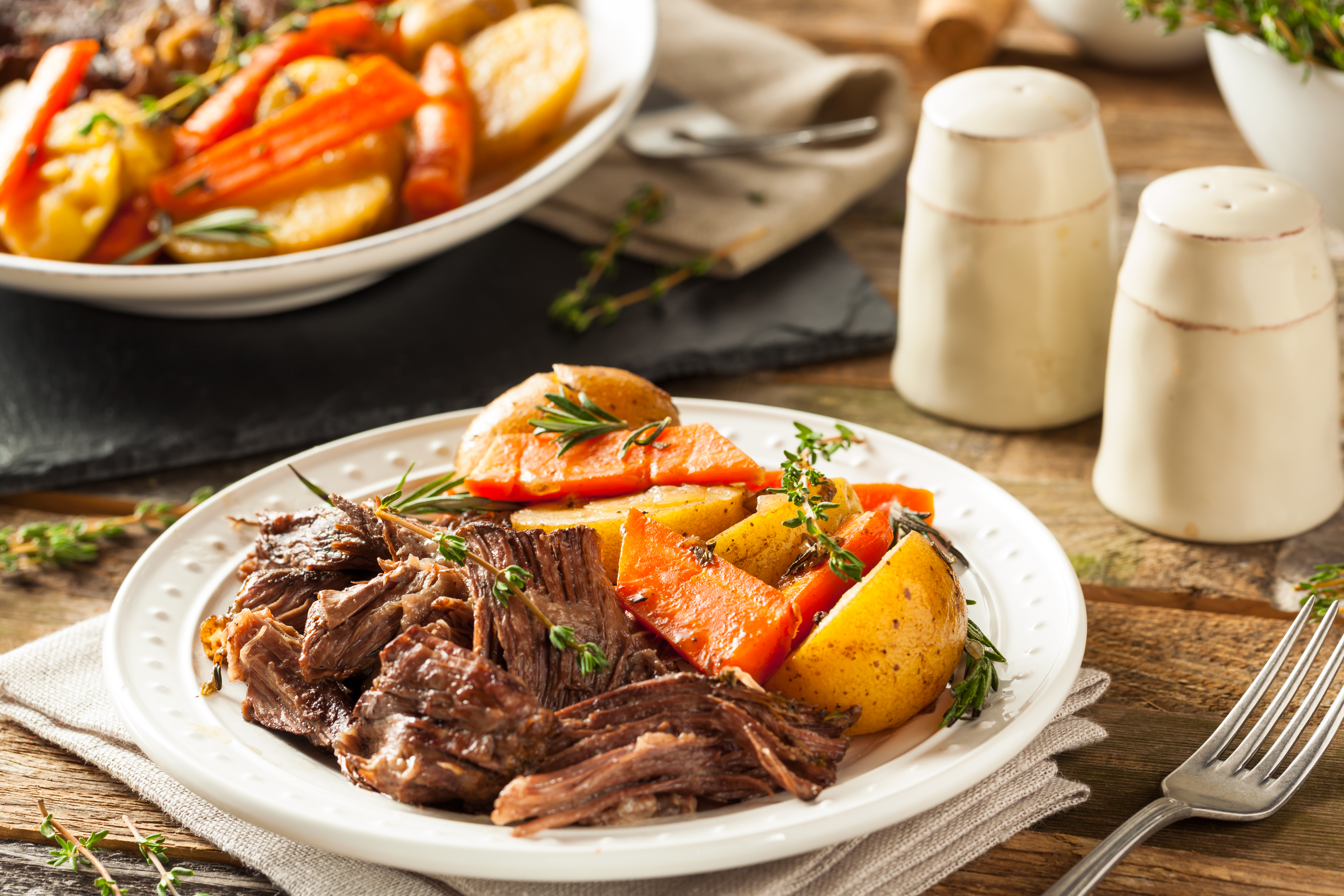 Carne guisada con papa criolla: receta lista en menos de una hora