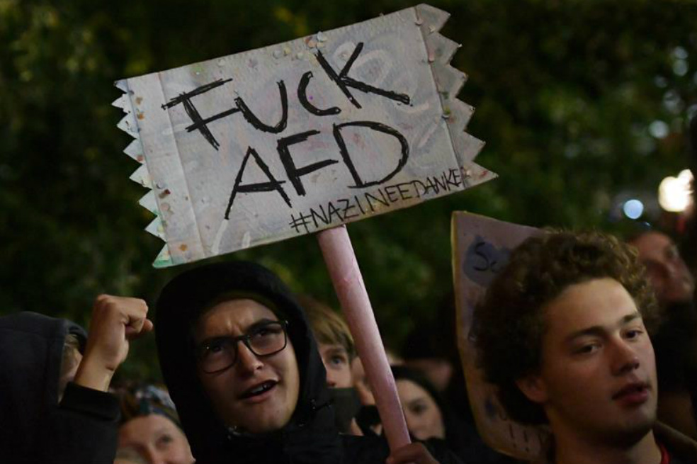 Al grito de "¡nazis fuera!", alemanes protestan contra el AfD