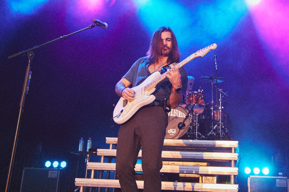 “Juanes: 1.576.800.000 segundos”, un libro en homenaje a la vida del cantante