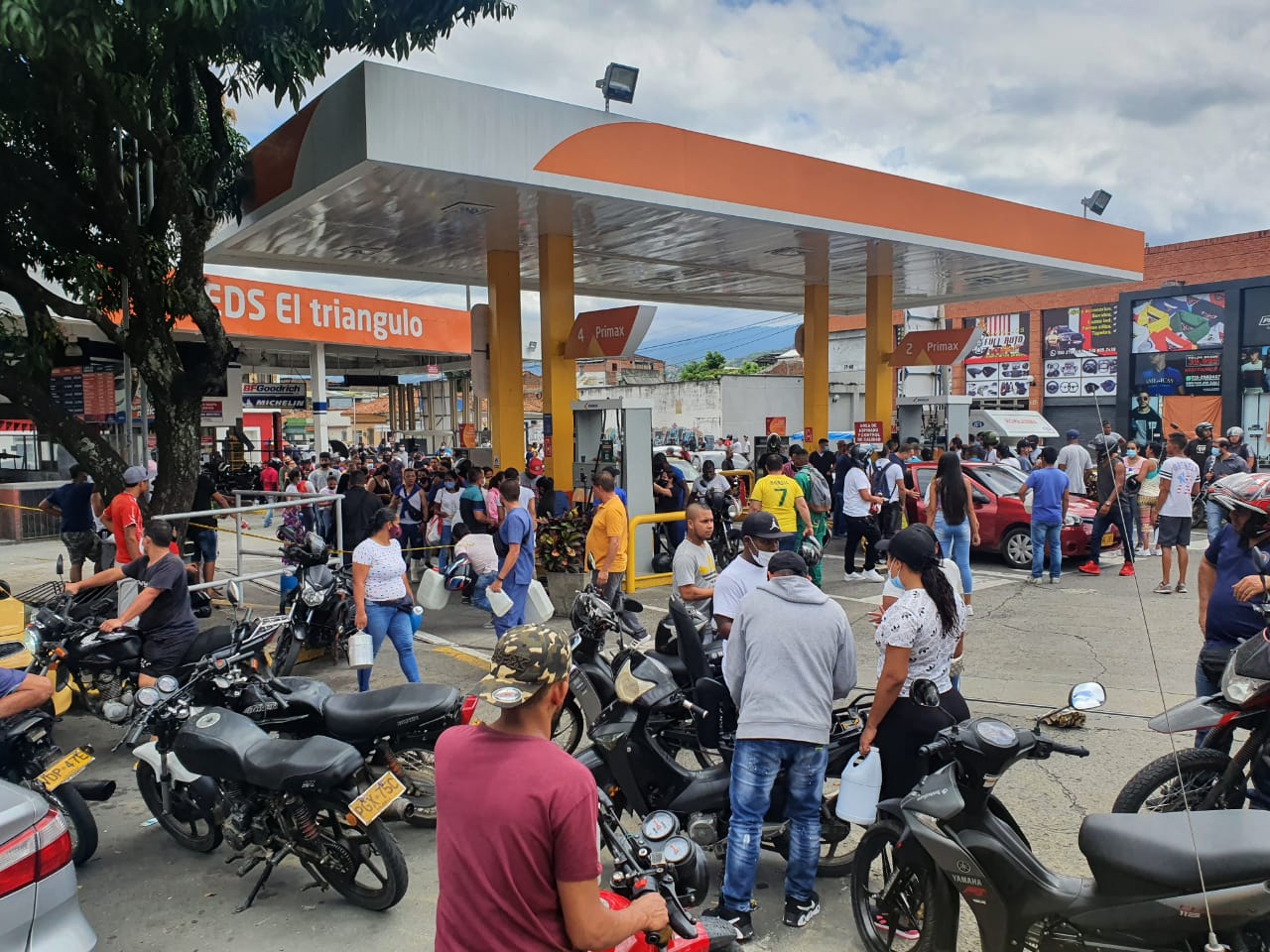 En vivo: Tensa situación por desabastecimiento de gasolina en Cali