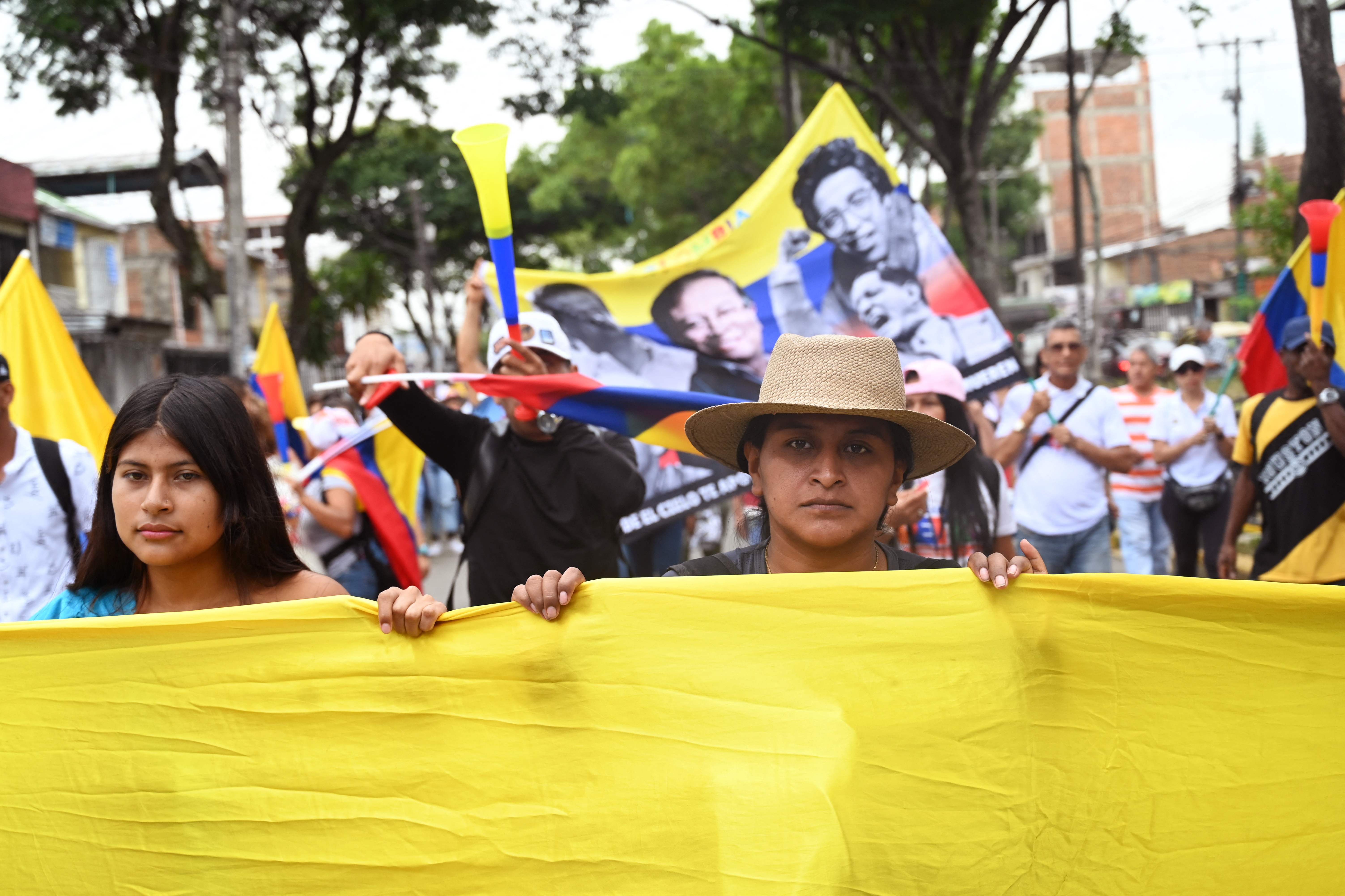 Jornada de marchas en Cali concluyó con intimidaciones a periodistas