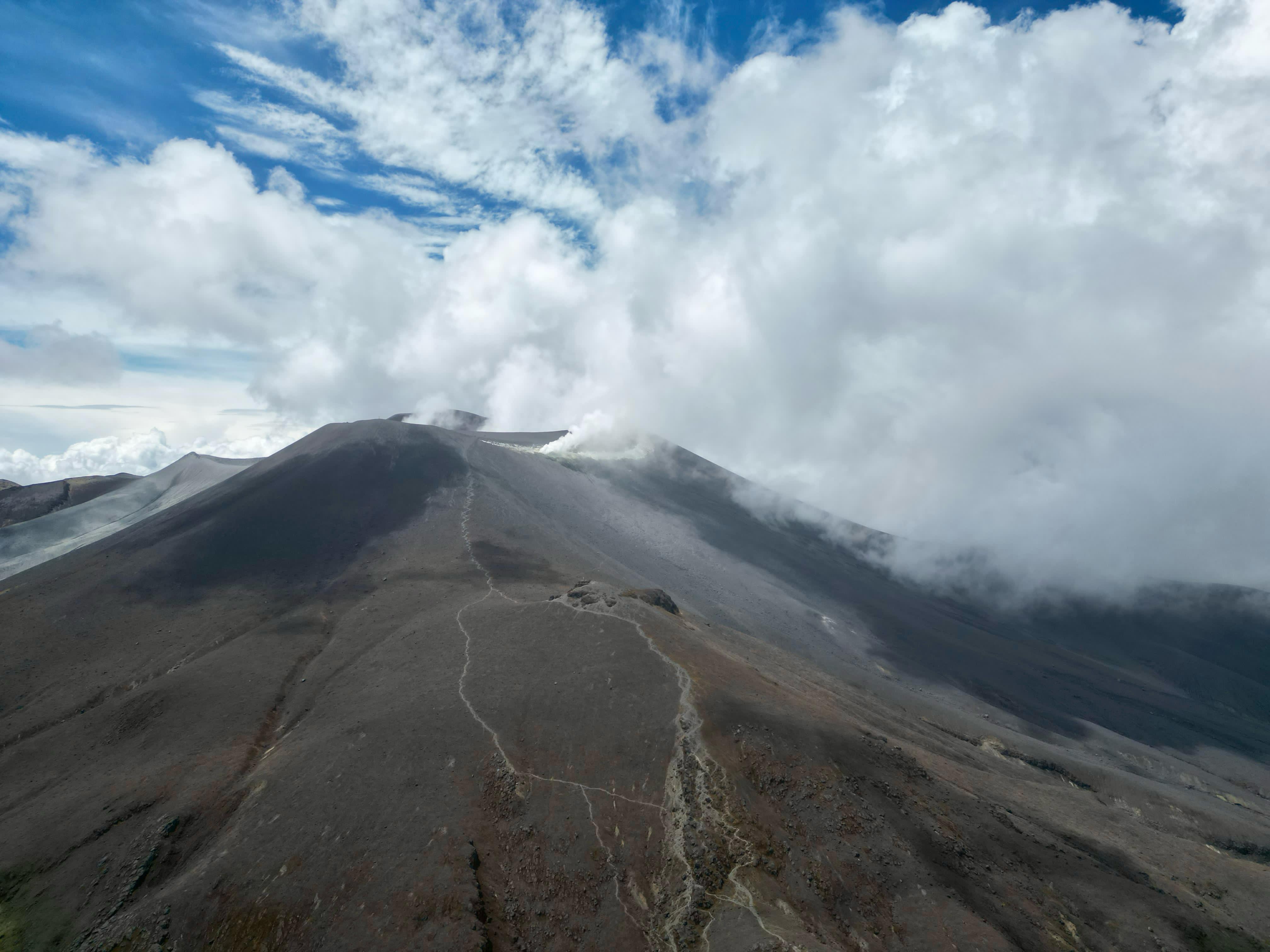 Alerta Naranja en el volcán Puracé: UNGRD activa sala especial de monitoreo y seguimiento