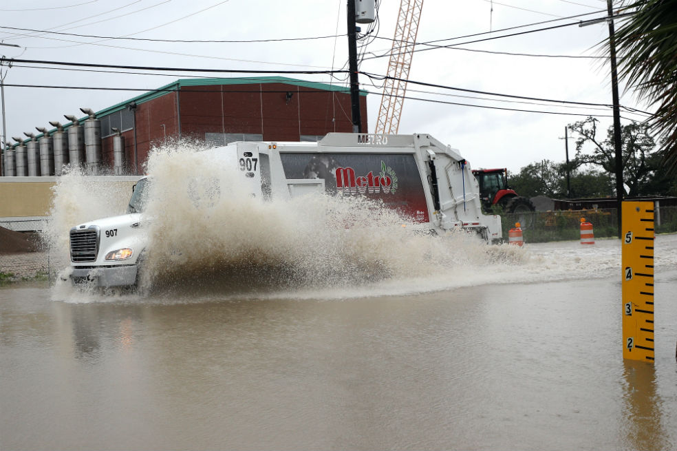 Tormenta Harvey: por quiebre de un dique, ordenan evacuación al sur de Houston