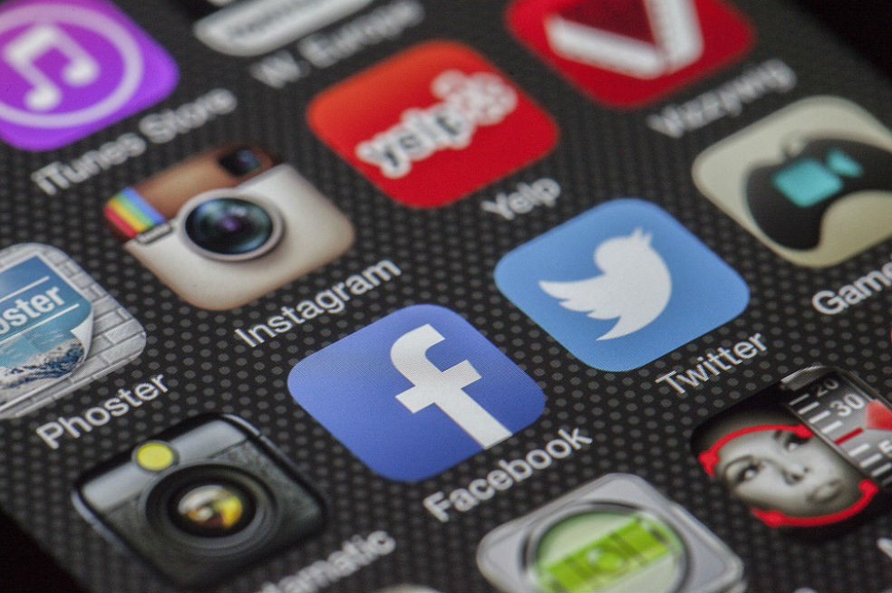 Entidades deben responder derechos de petición que reciban por redes sociales