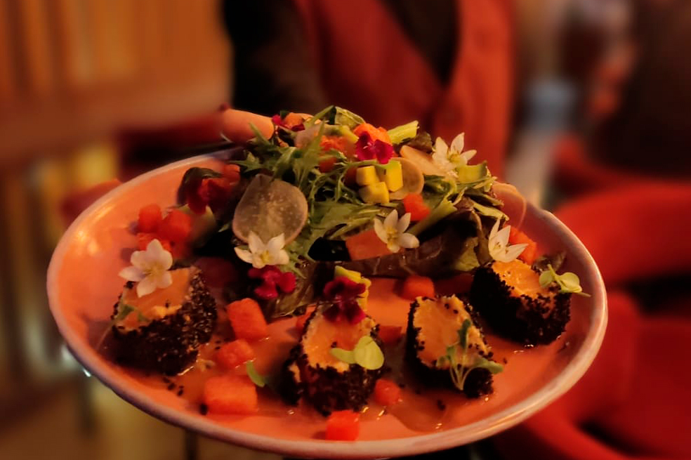 Salmon Salad, el plato ideal para una tarde de verano