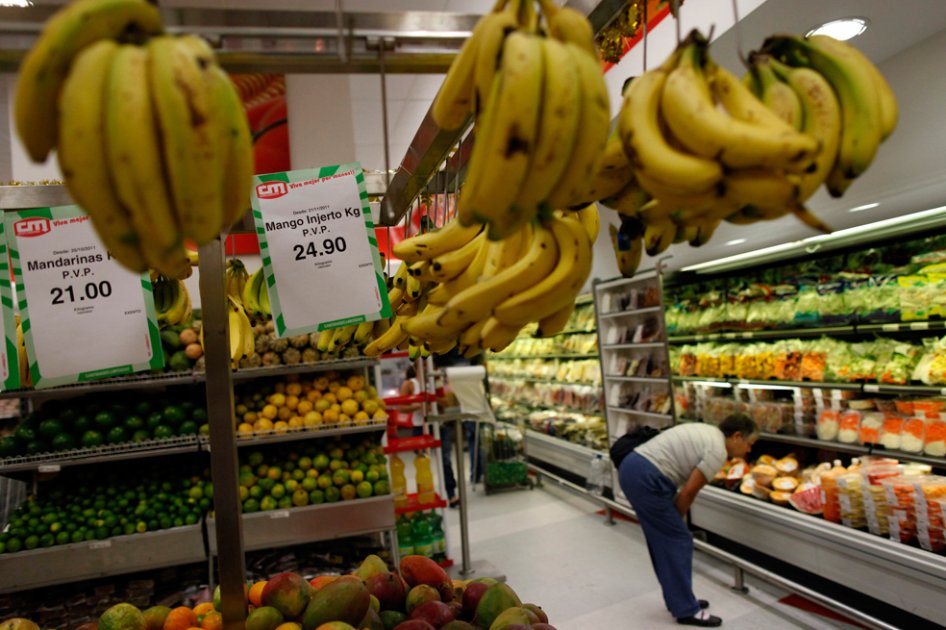 Venezuela finalizó 2013 con una inflación que superó el 56 %, a lo que se suma una crisis de escasez y desabastecimiento que ha ido golpeando todos los sectores económicos del país.