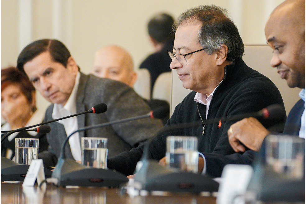 El presidente Gustavo Petro y le encomendó al ministro Juan Fernando Cristo la elaboración del texto del acuerdo nacional.
