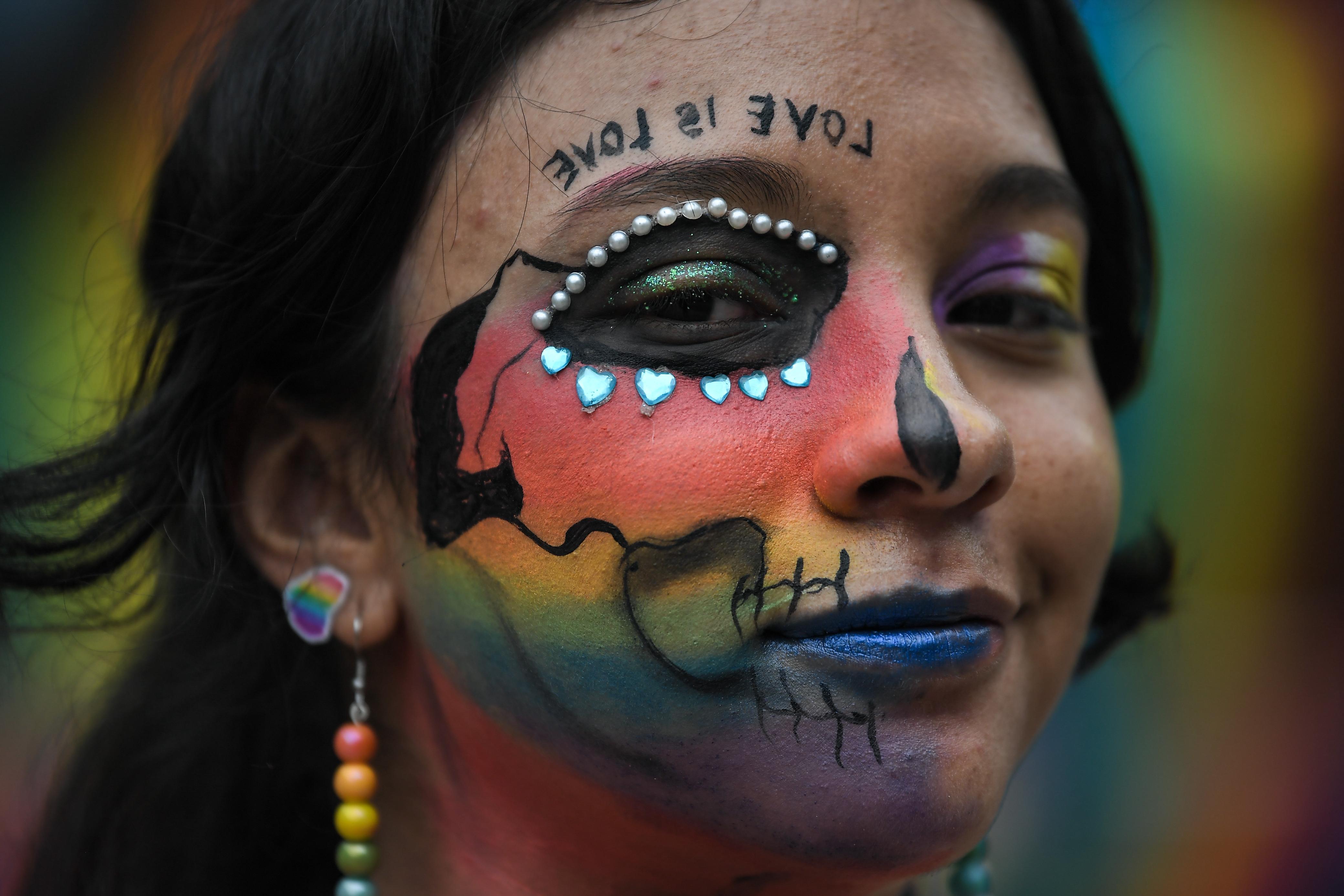 ¿Sin ideas para tu cartel del Orgullo LGBTIQ+? Estas frases icónicas pueden inspirarte