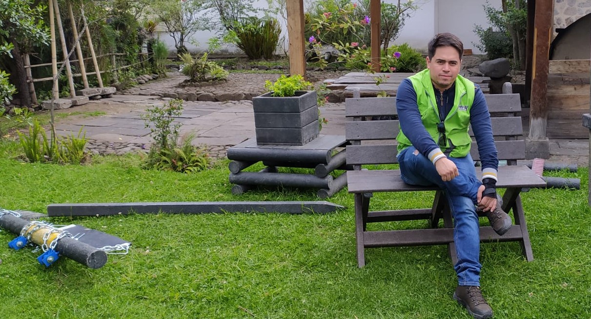 Emprendió convirtiendo residuos de plástico en ladrillos para construcción