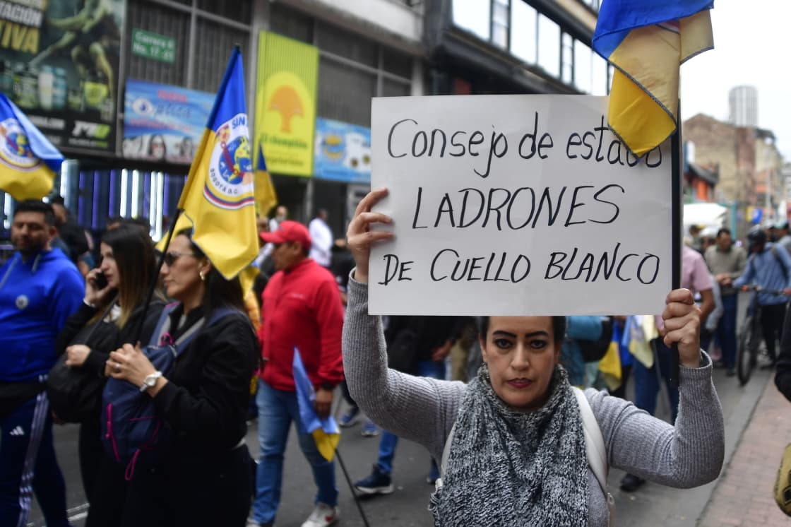 En imágenes: así transcurre la marcha de apoyo al salario mínimo convocada por Gustavo Petro